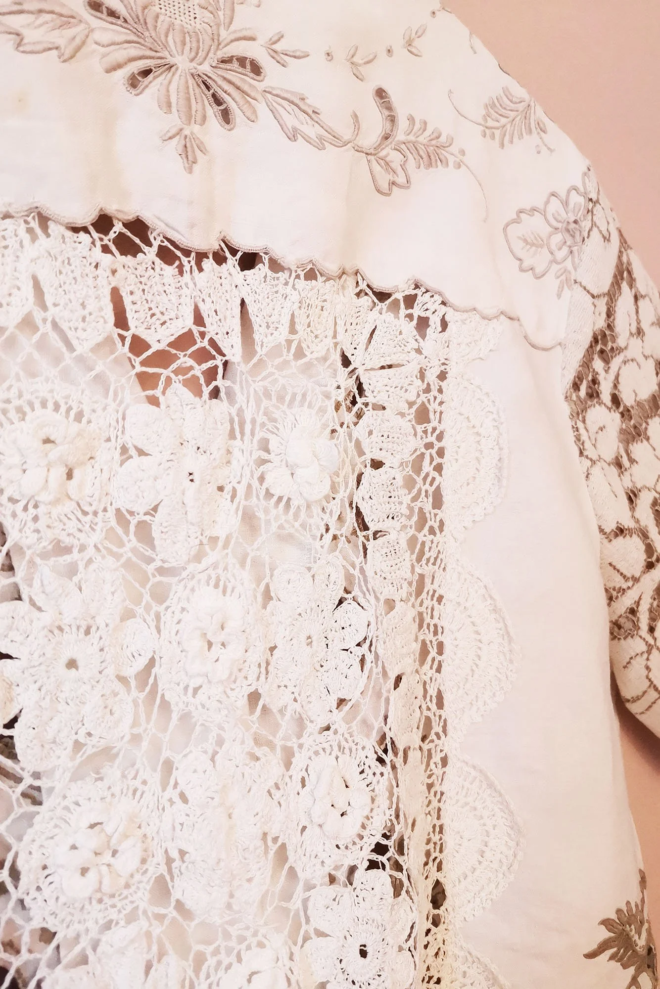 トップス Vintage embroidery tablecloth shirts Reworked Vintage Tablecloth Shirt With Hand Embroidery and